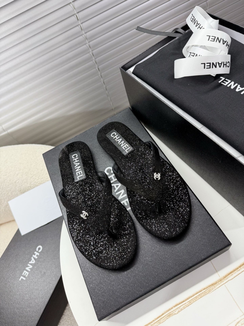 Ch**el slippers